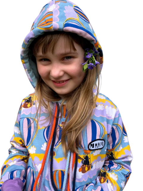 Bluza kangurka z kapturem i kolorowymi sznureczkami wzór balony Bluza kangurka z kapturem i kolorowymi sznureczkami wzór balony